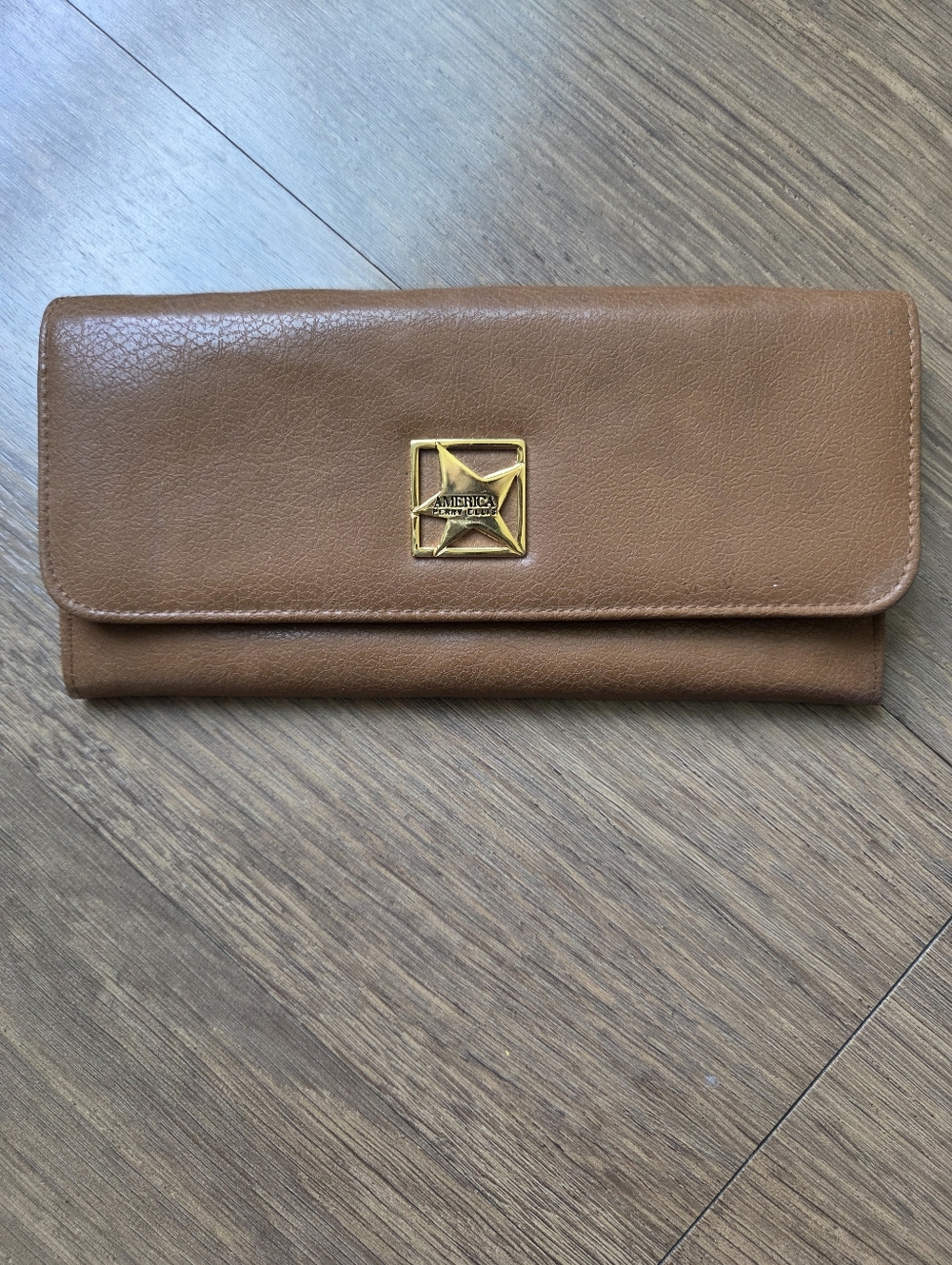 Perry Ellis Vintage Leather Wallet